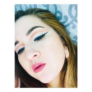 Meet your Posher, Iris